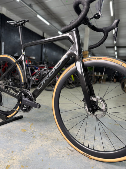 Orbea Orca M20iTEAM Di2 Carbon Racefiets