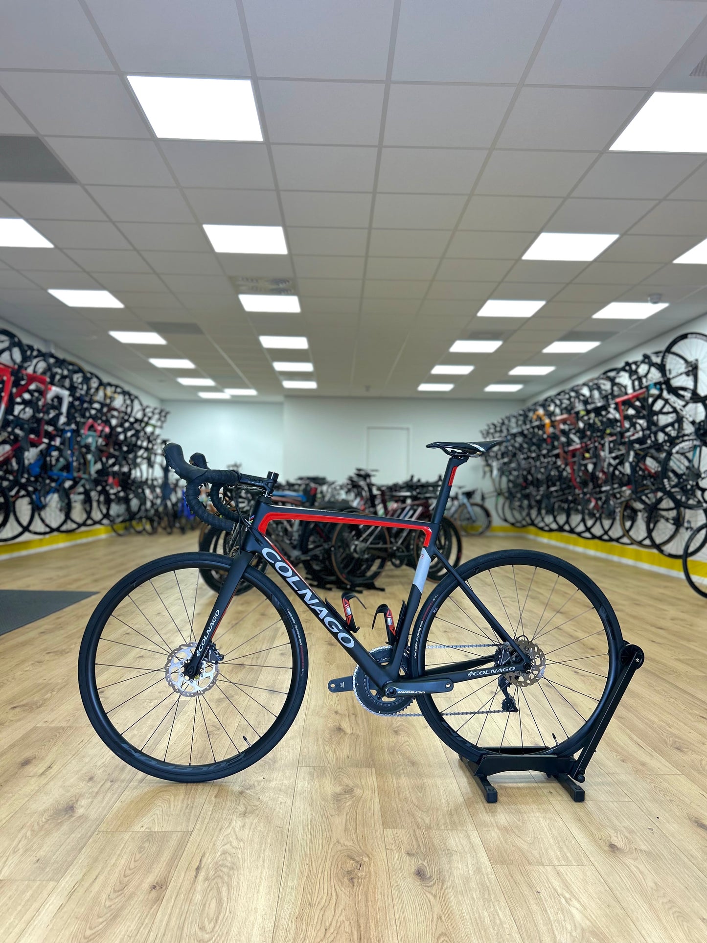 Colnago V3 Carbon Ultegra Disc Racefiets