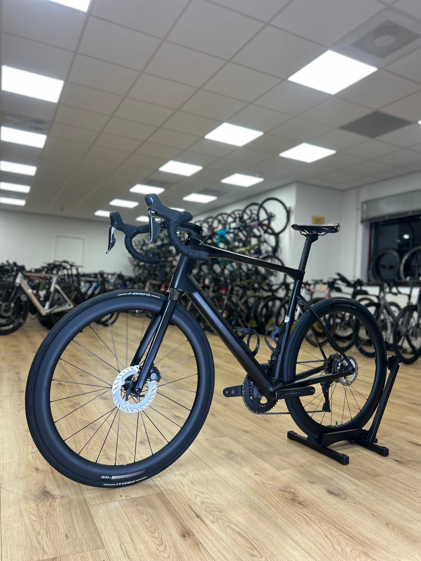 BMC Roadmachine 01 Di2 Carbon Racefiets