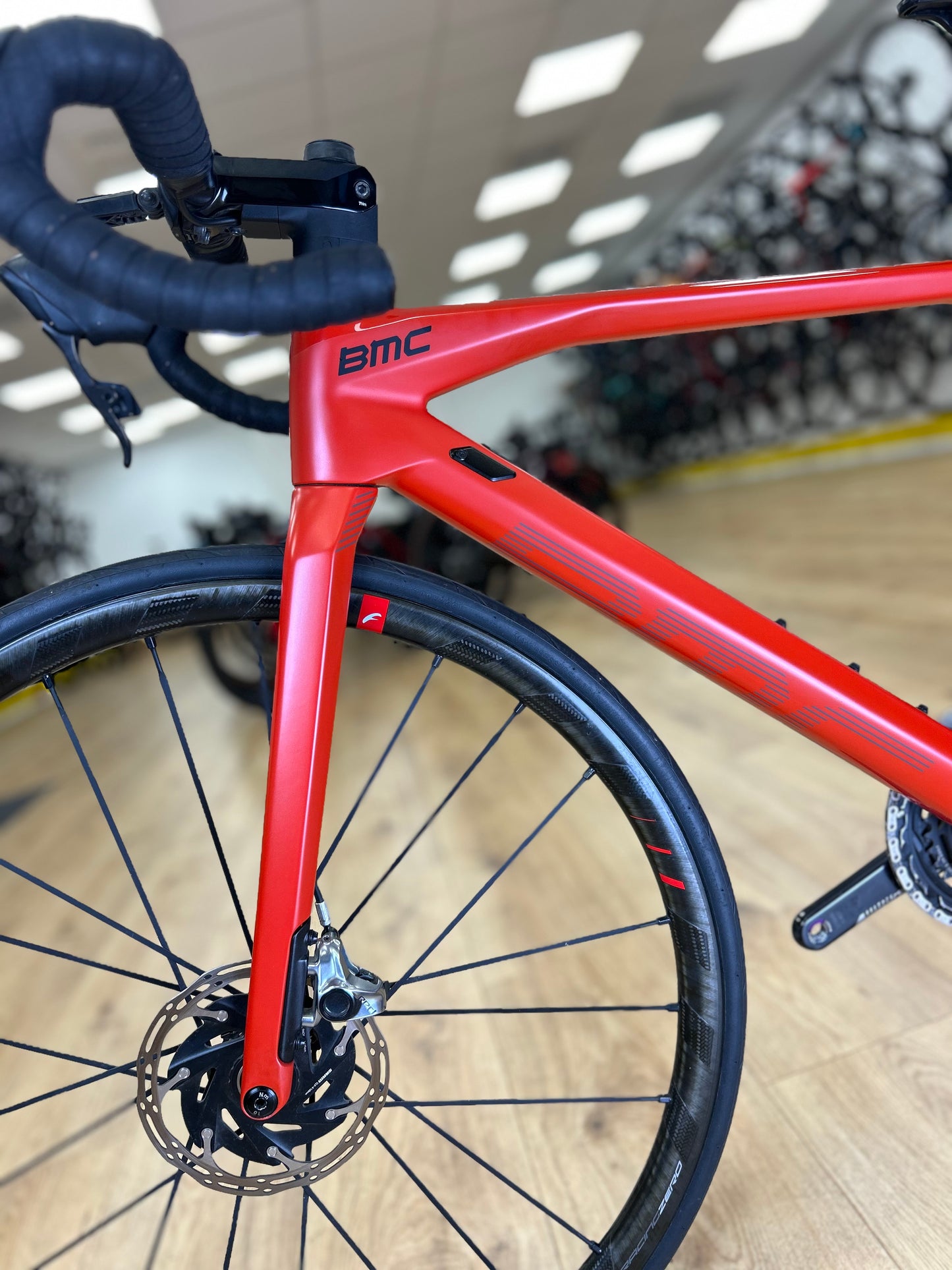 BMC Road Machine 01 Red AXS Carbon Disc Racefiets