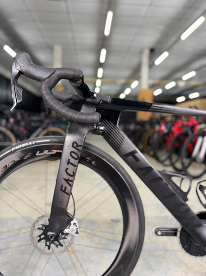 250km Factor ONE SRAM Red eTap Carbon Racefiets