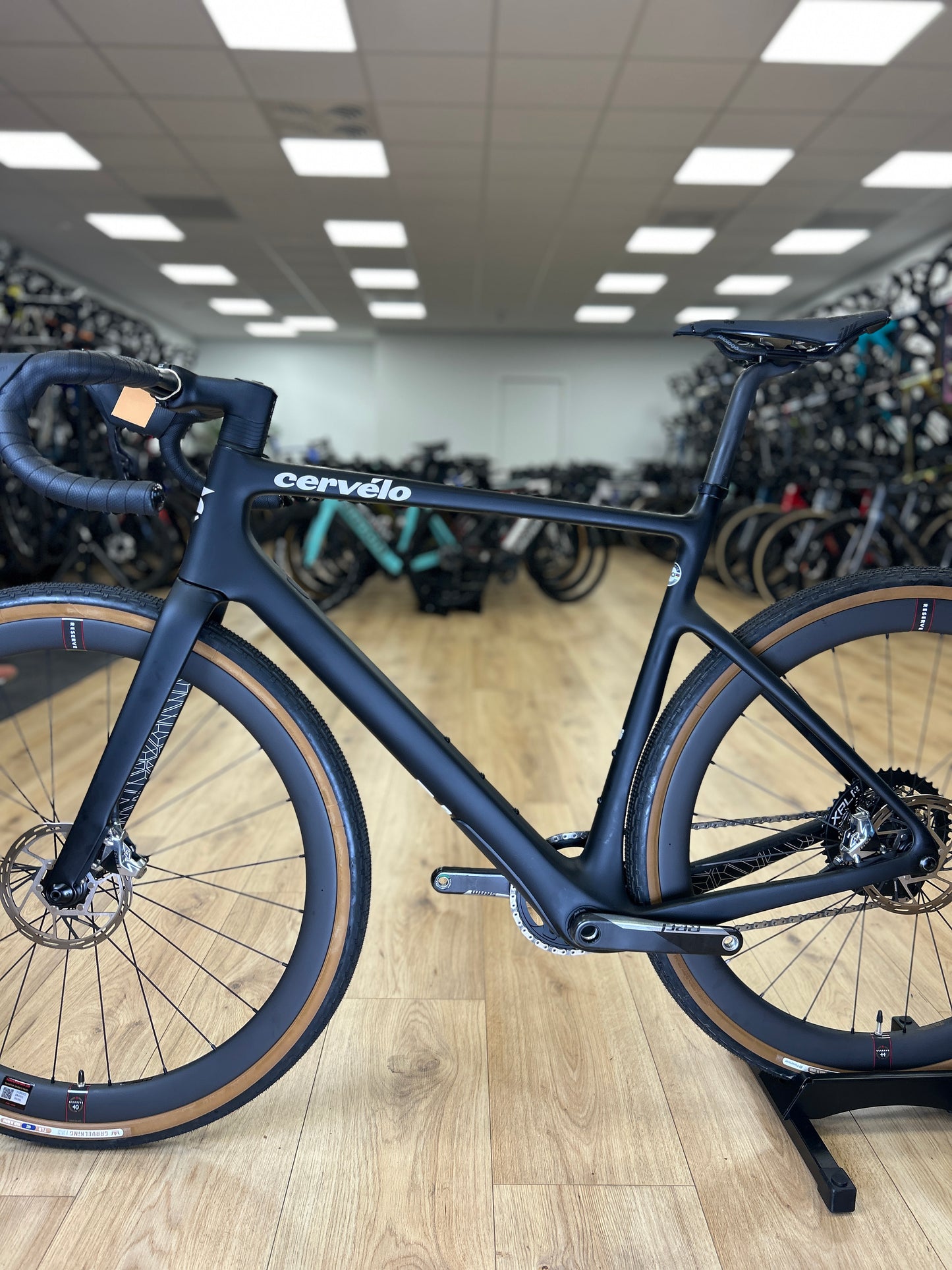 0km Showroom Model Cervelo Aspero 5 Red XPLR AXS Gravel Fiets