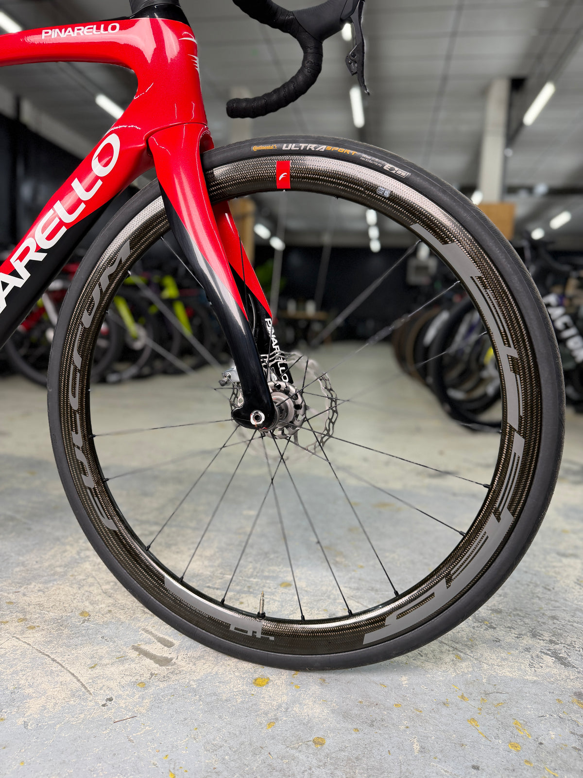 Pinarello F eTap Red Carbon Racefiets
