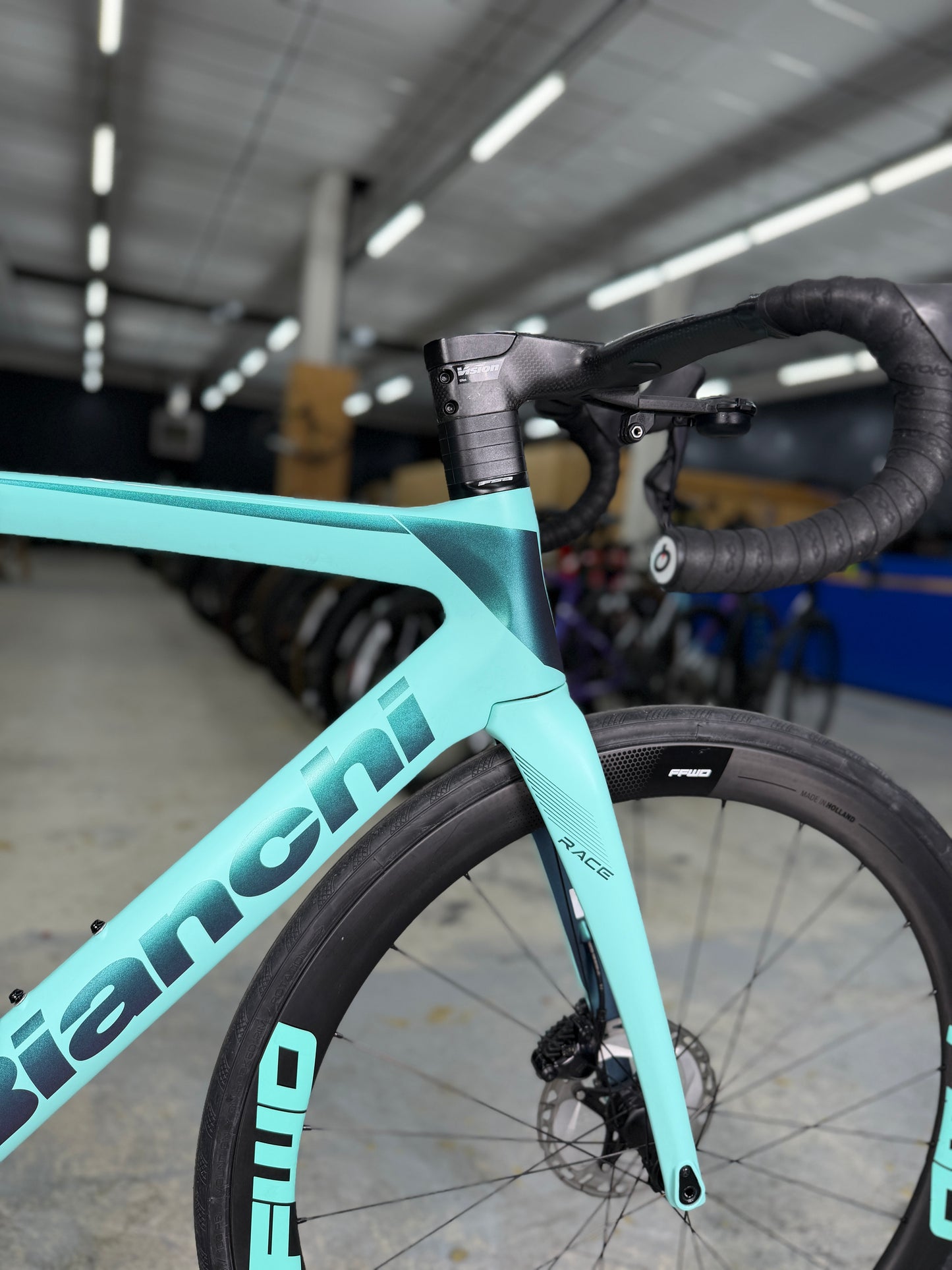 Bianchi Oltre Race Di2 Carbon Road Bike