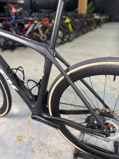 SHOWROOM Trek Domane SLR Di2 Carbon Racefiets