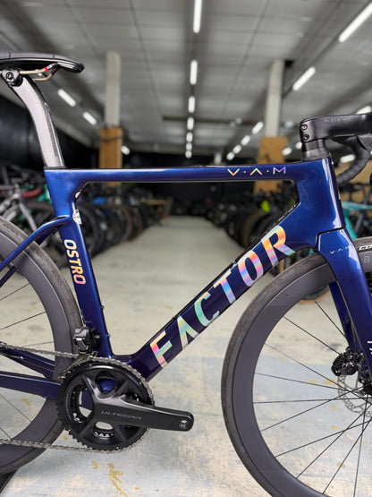 NIEUW Factor Ostro VAM Di2 Carbon Racefiets