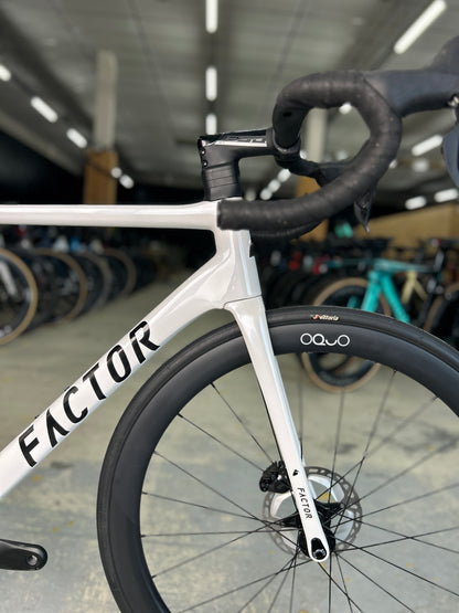 Showroom Factor O2 Di2 Carbon Racefiets
