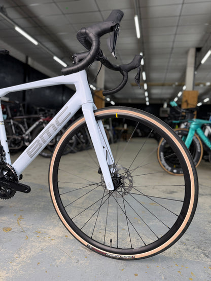 NIEUW BMC Roadmachine Four Di2 Carbon Racefiets