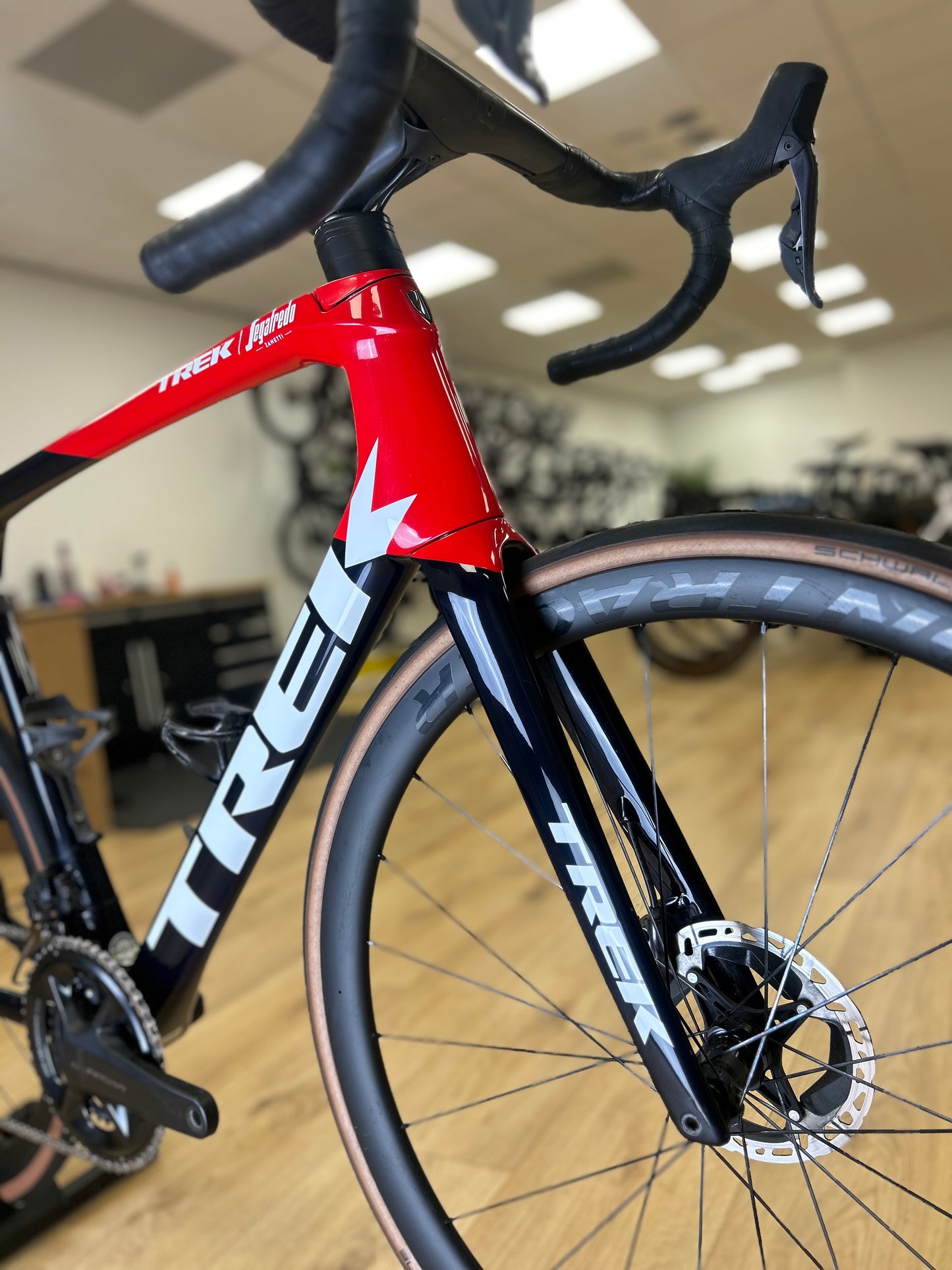 Trek Emonda SLR Di2 Carbon Racefiets MT60