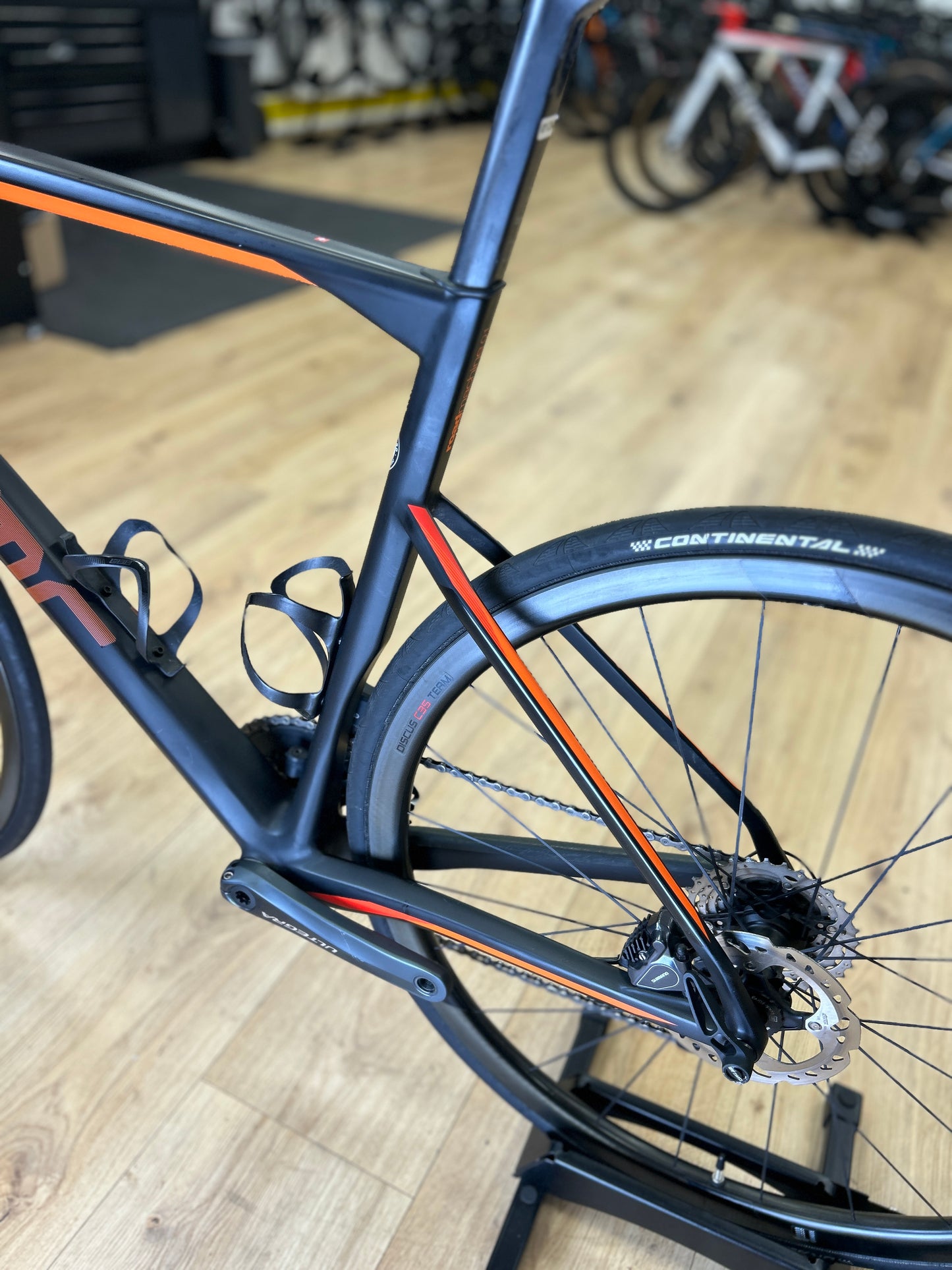 1000 km BMC Roadmachine 01 Di2 Carbon Racefiets