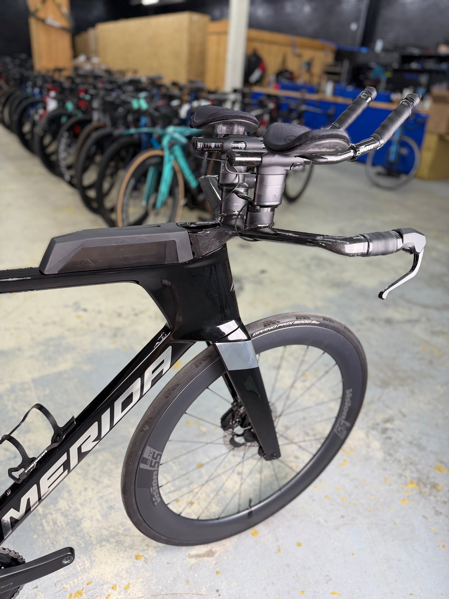 DEMO Merida Time Warp Tri Limited Di2 Carbon Racefiets