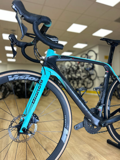Bianchi Oltre Xr3 Disc Carbon Racefiets