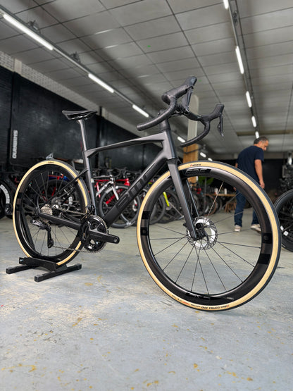 NIEUW BMC Roadmachine Di2 Carbon Racefiets