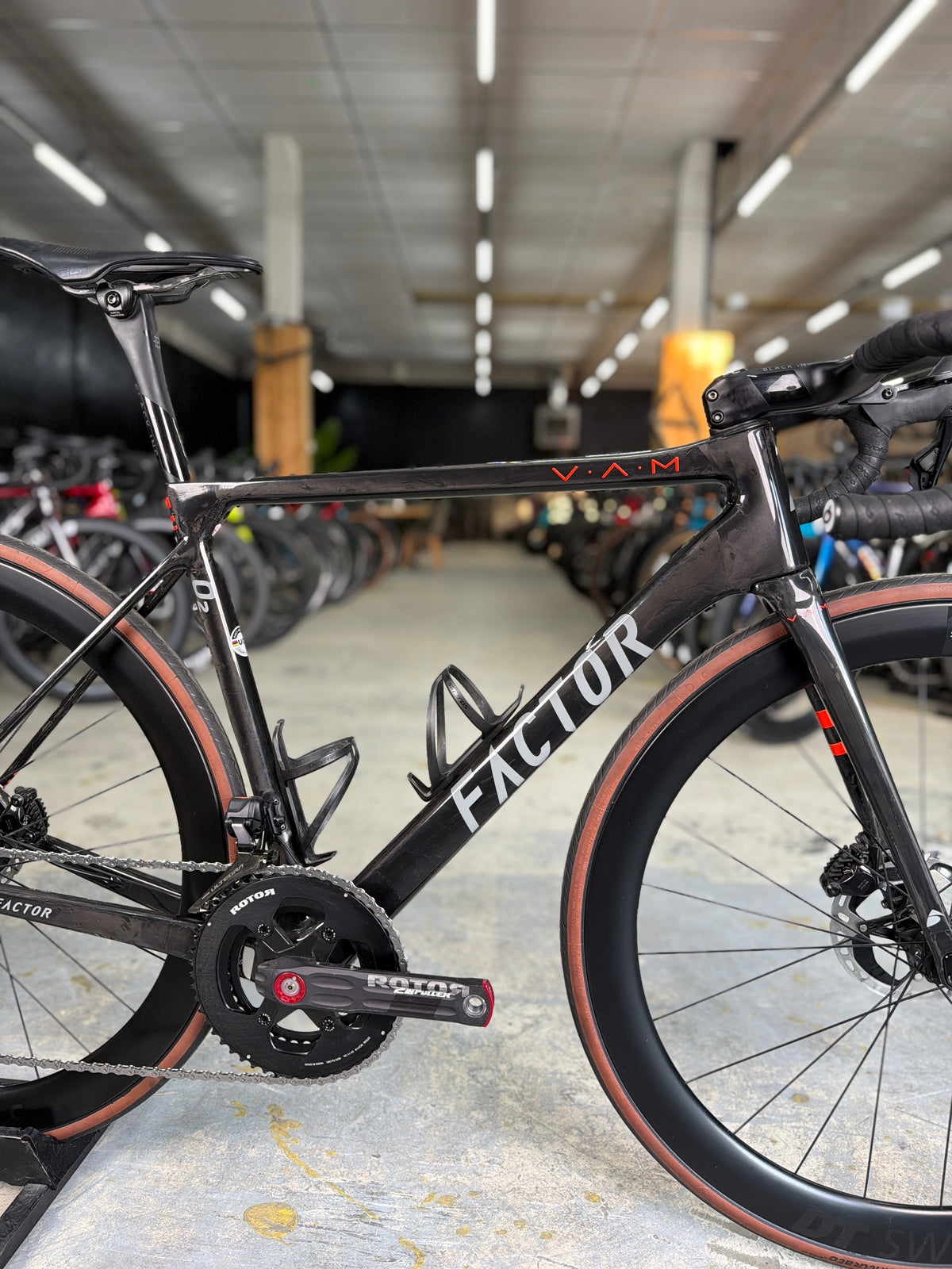 Factor O2 VAM Di2 Carbon Racefiets