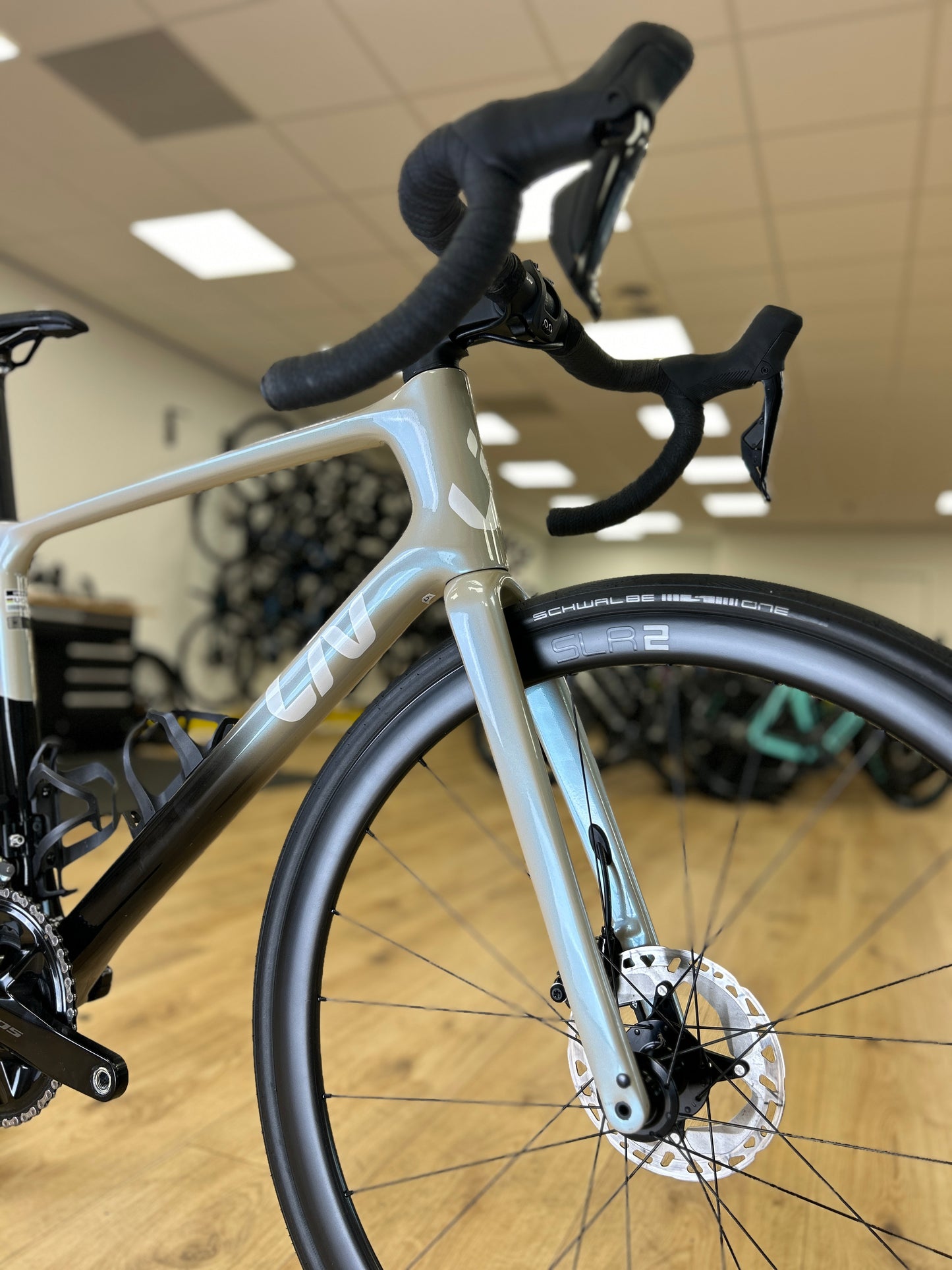 Liv Avail DI2 Carbon Disc Racefiets