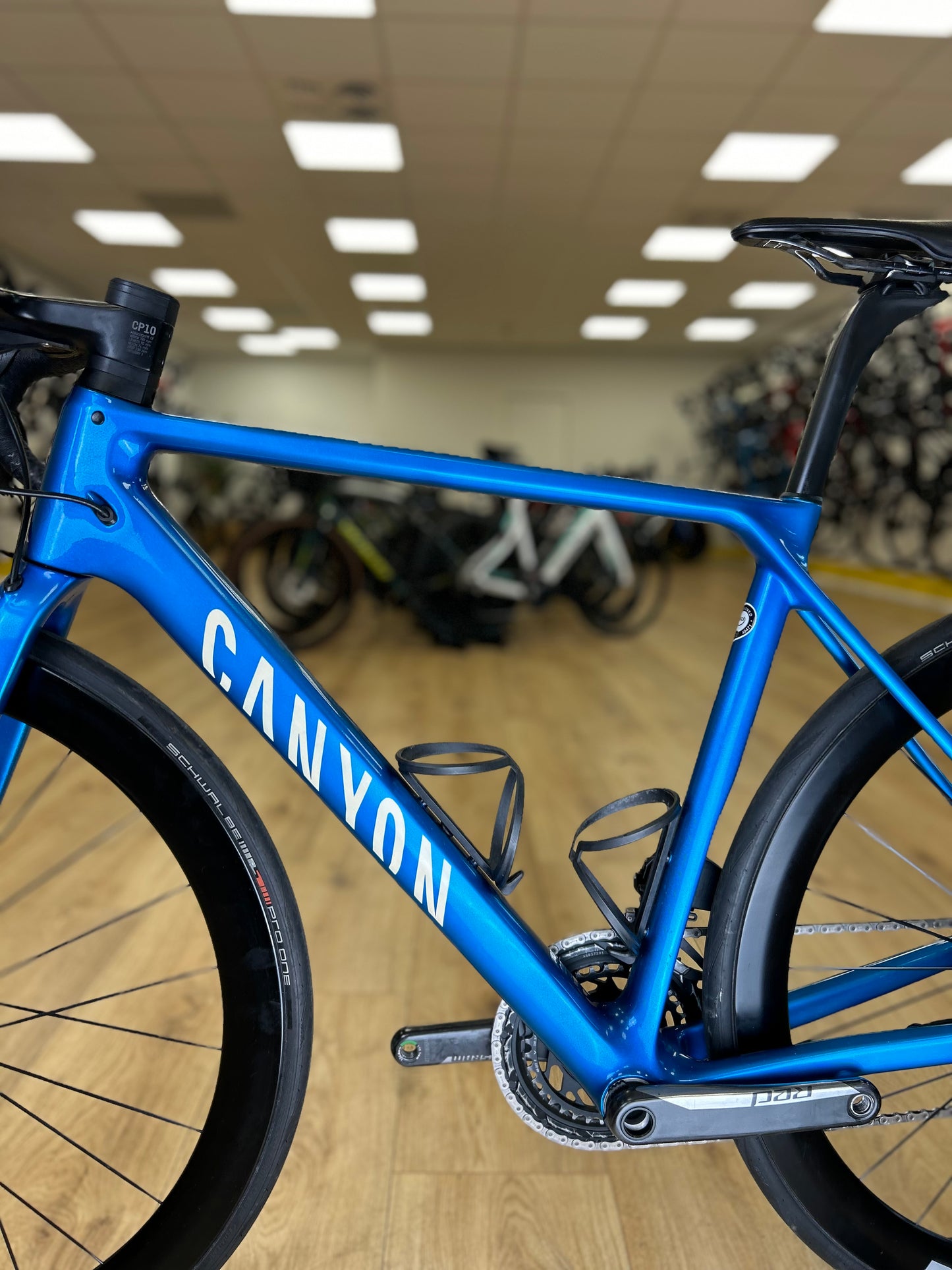 Canyon Ultimate eTap Red Carbon Disc Racefiets