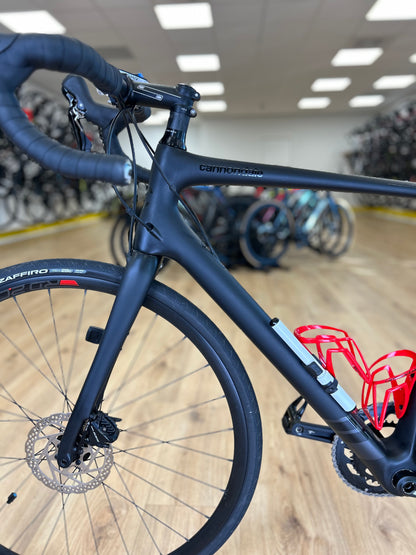 Als Nieuw Cannondale Synapse Ultegra Disc Racefiets