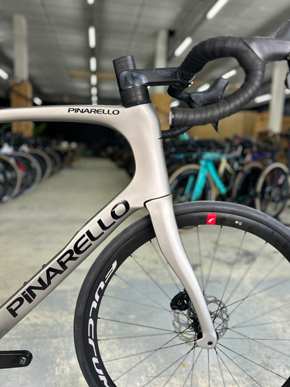 NIEUW Pinarello F5 Di2 Carbon Racefiets