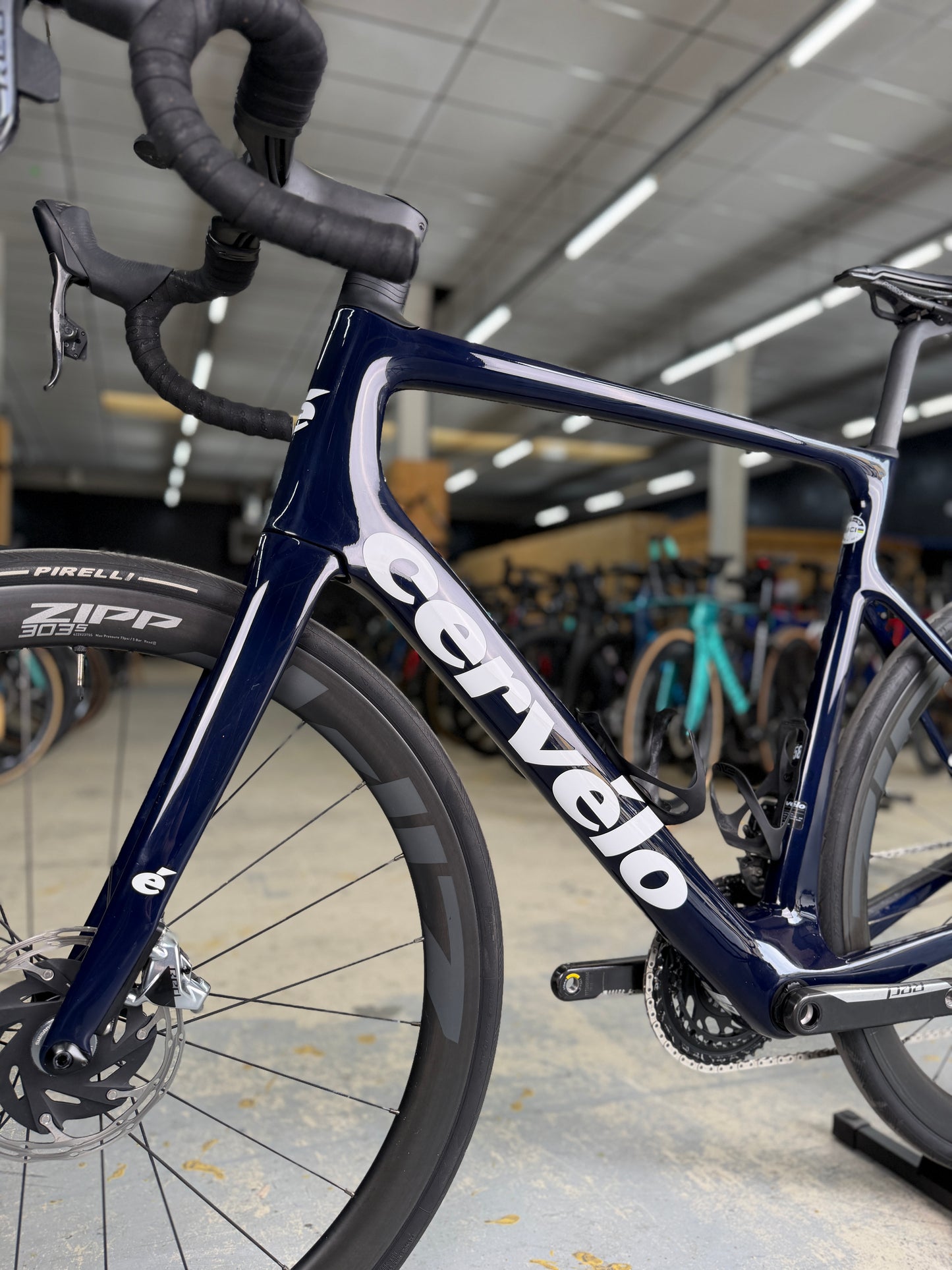 Cervélo Caledonia-5 Red eTap Carbon Road Bike