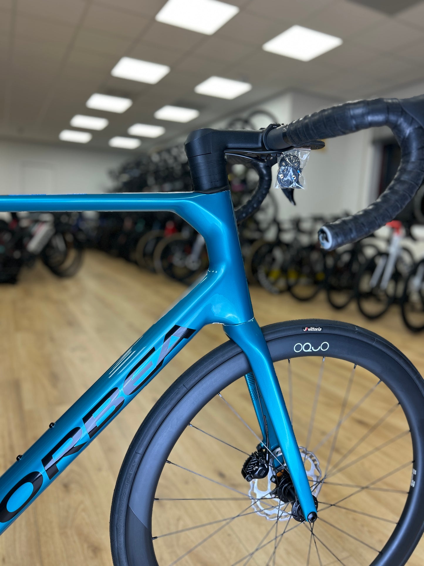 0km Showroom Model Orbea Orca M30iTEAM Di2 Carbon Racefiets