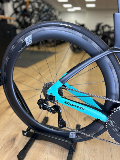 Bianchi Aquila CV Di2 Carbon Racefiets