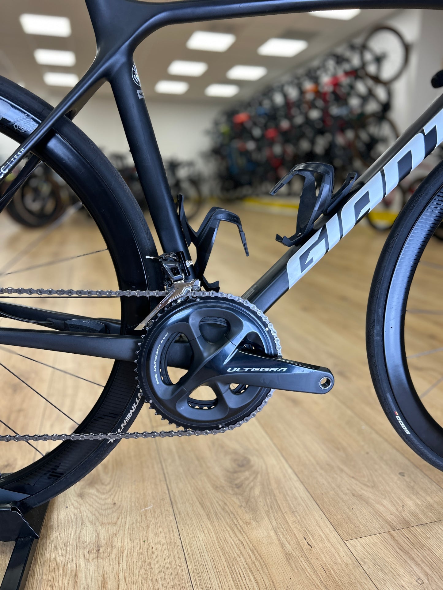 Giant TCR Disc Team CCC Carbon Racefiets