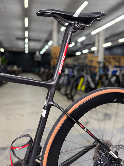Giant Defy SL Di2 Carbon Road Bike