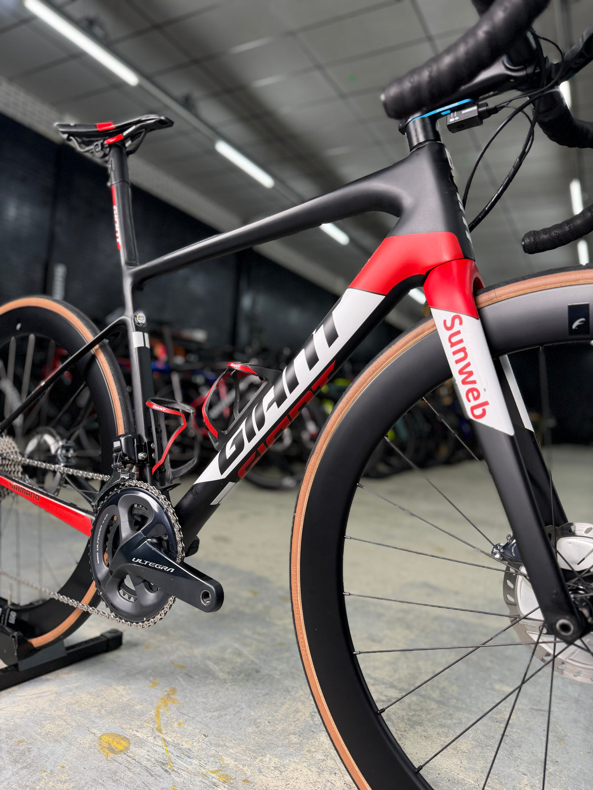 Giant Defy SL Di2 Carbon Road Bike