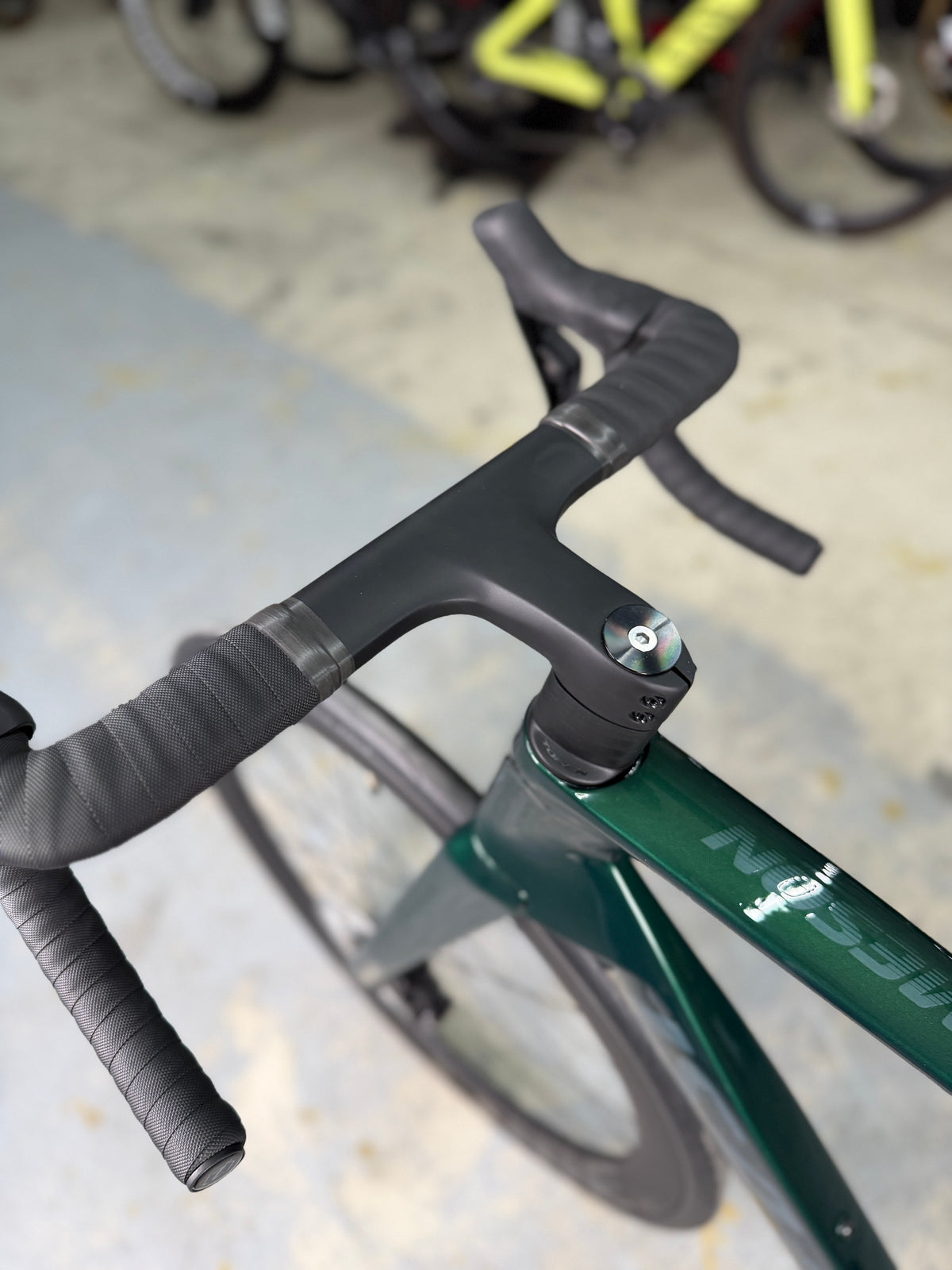 NIEUW Isaac Meson Di2 Carbon Racefiets