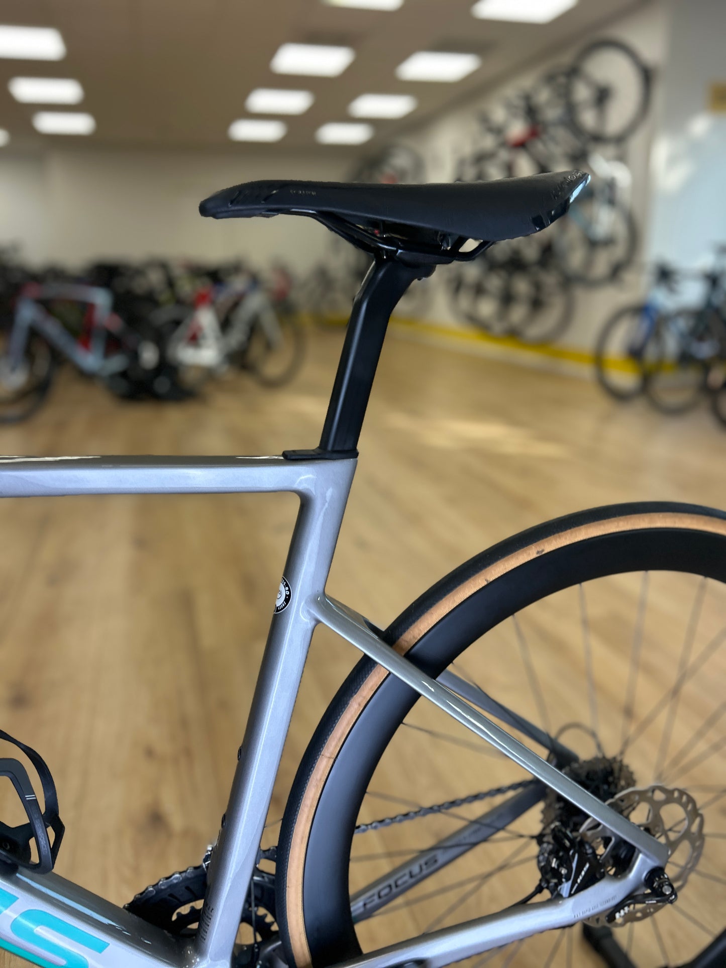 1000km Focus Izalco Max 8.7 Carbon Racefiets
