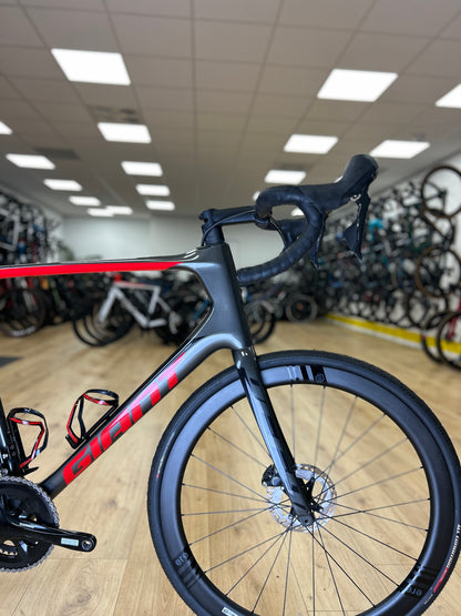 Giant Defy Advanced Pro Carbon Racefiets
