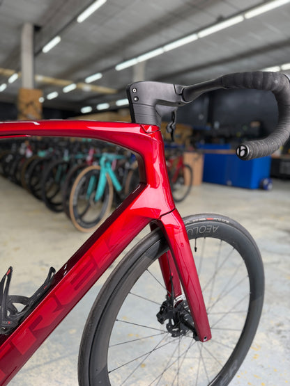 1000km Trek Madone SLR7 eTap Carbon Racefiets