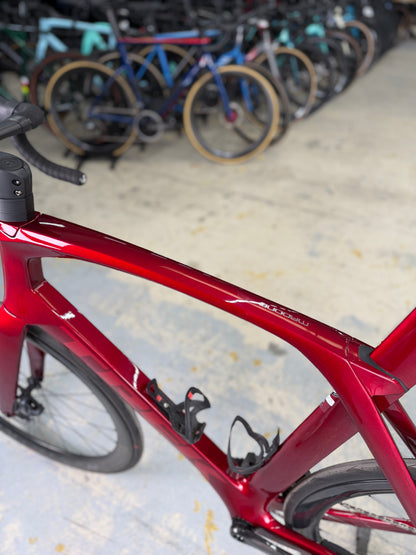 1000km Trek Madone SLR7 eTap Carbon Racefiets