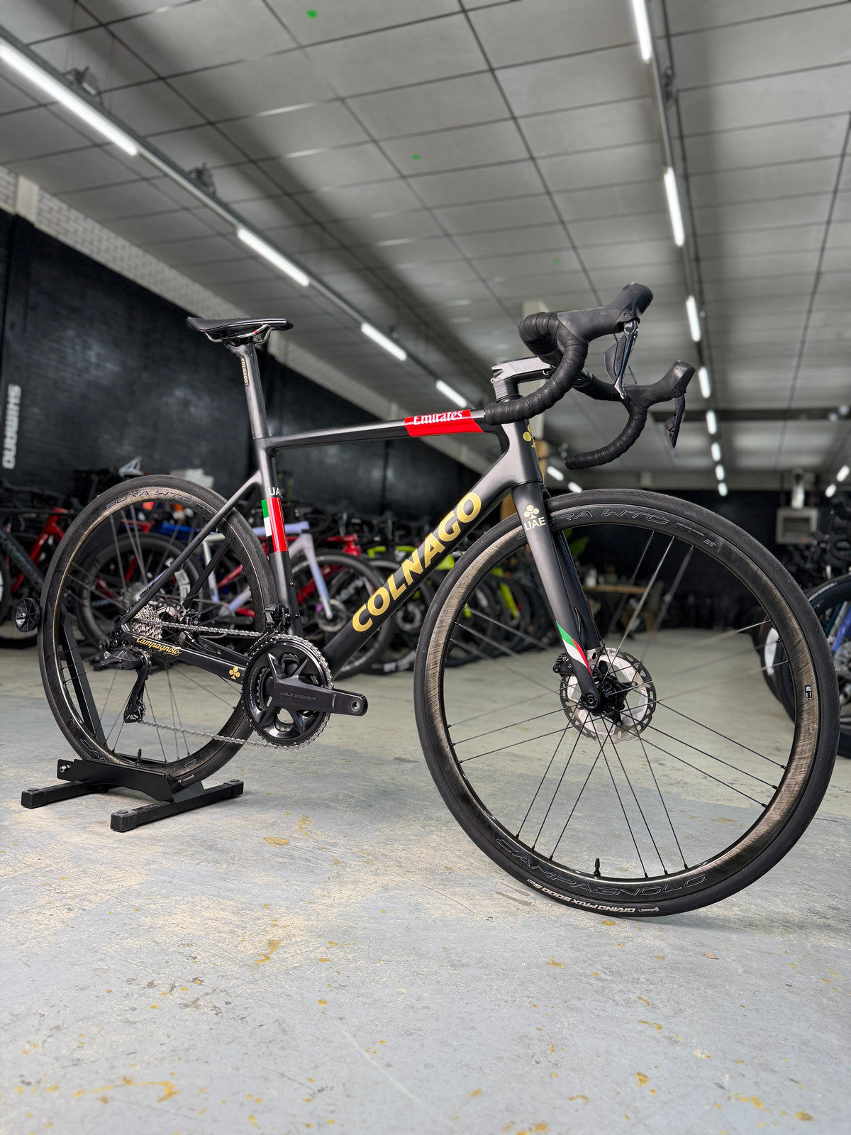 Colnago V3 Di2 UAE Team Carbon Racefiets