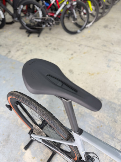 NIEUW BMC Kaius 01 THREE Di2 Gravel Fiets