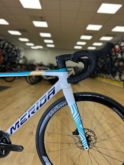 SHOWROOM MODEL 0km Merida Scultura 5000 Di2 Carbon Racefiets