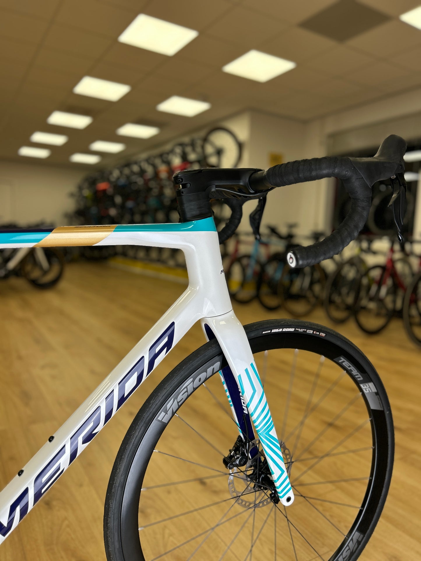SHOWROOM MODEL 0km Merida Scultura 5000 Di2 Carbon Racefiets