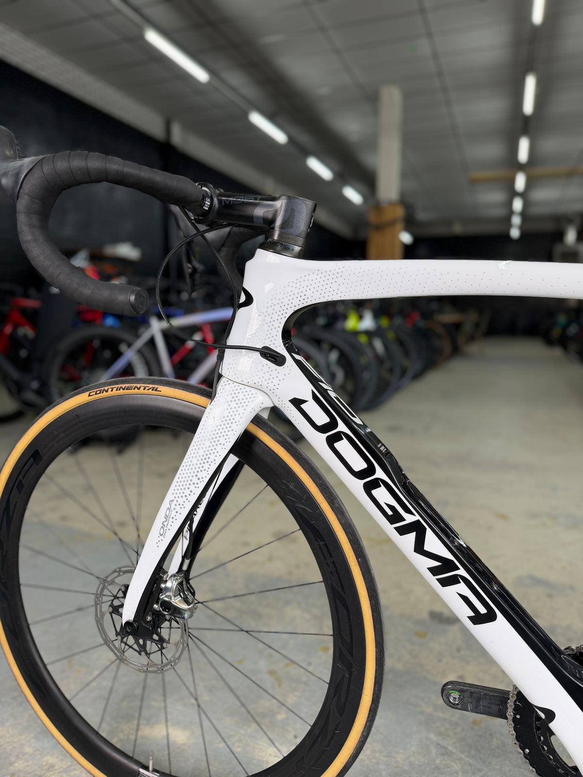 Pinarello Dogma F10 SRAM Red eTap Carbon Road Bike