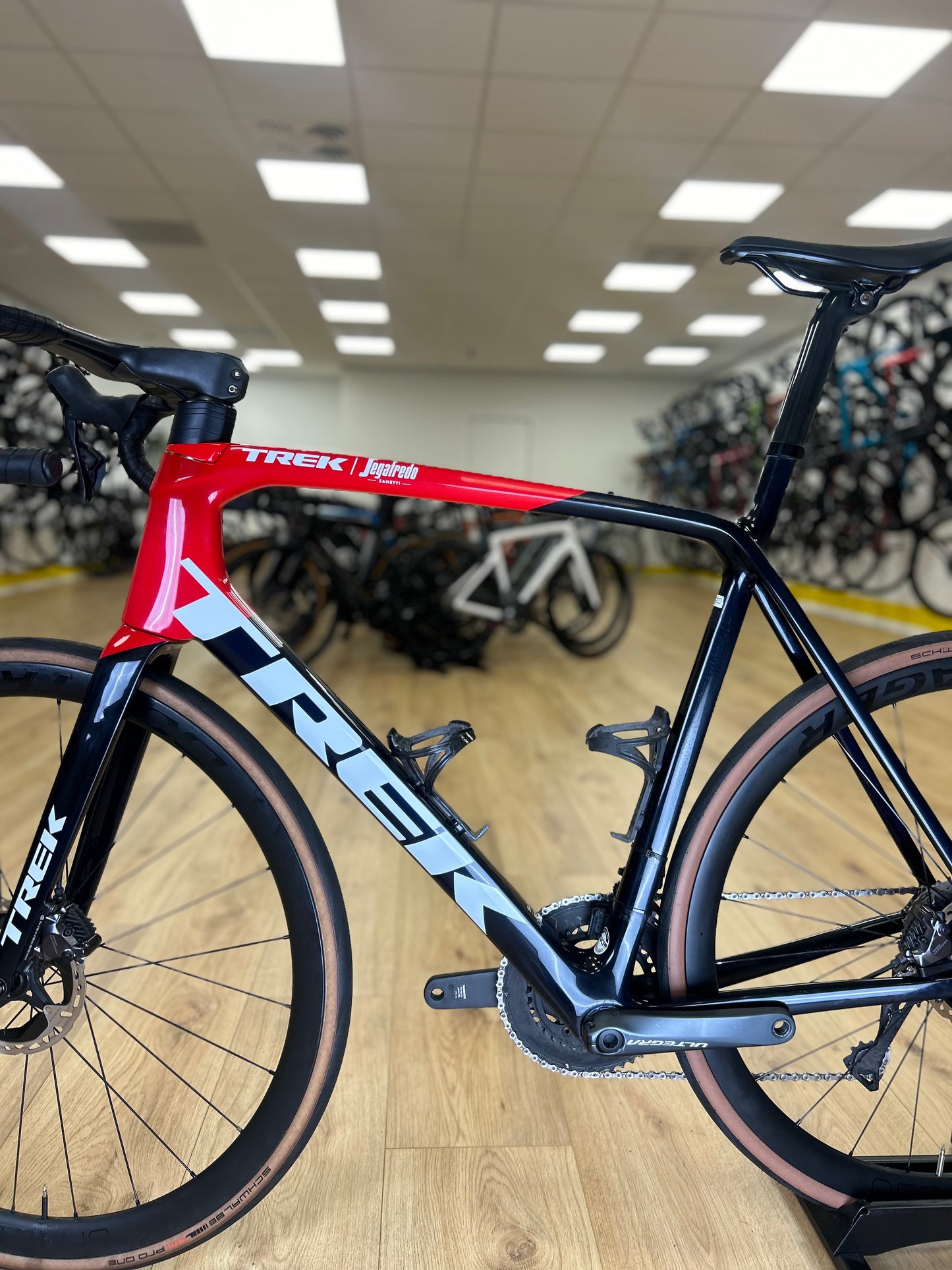 Trek Emonda SLR Di2 Carbon Racefiets MT60