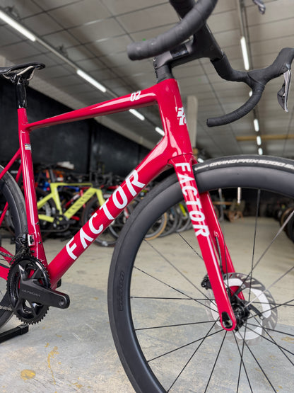 NIEUW Factor O2 VAM Di2 Carbon Racefiets