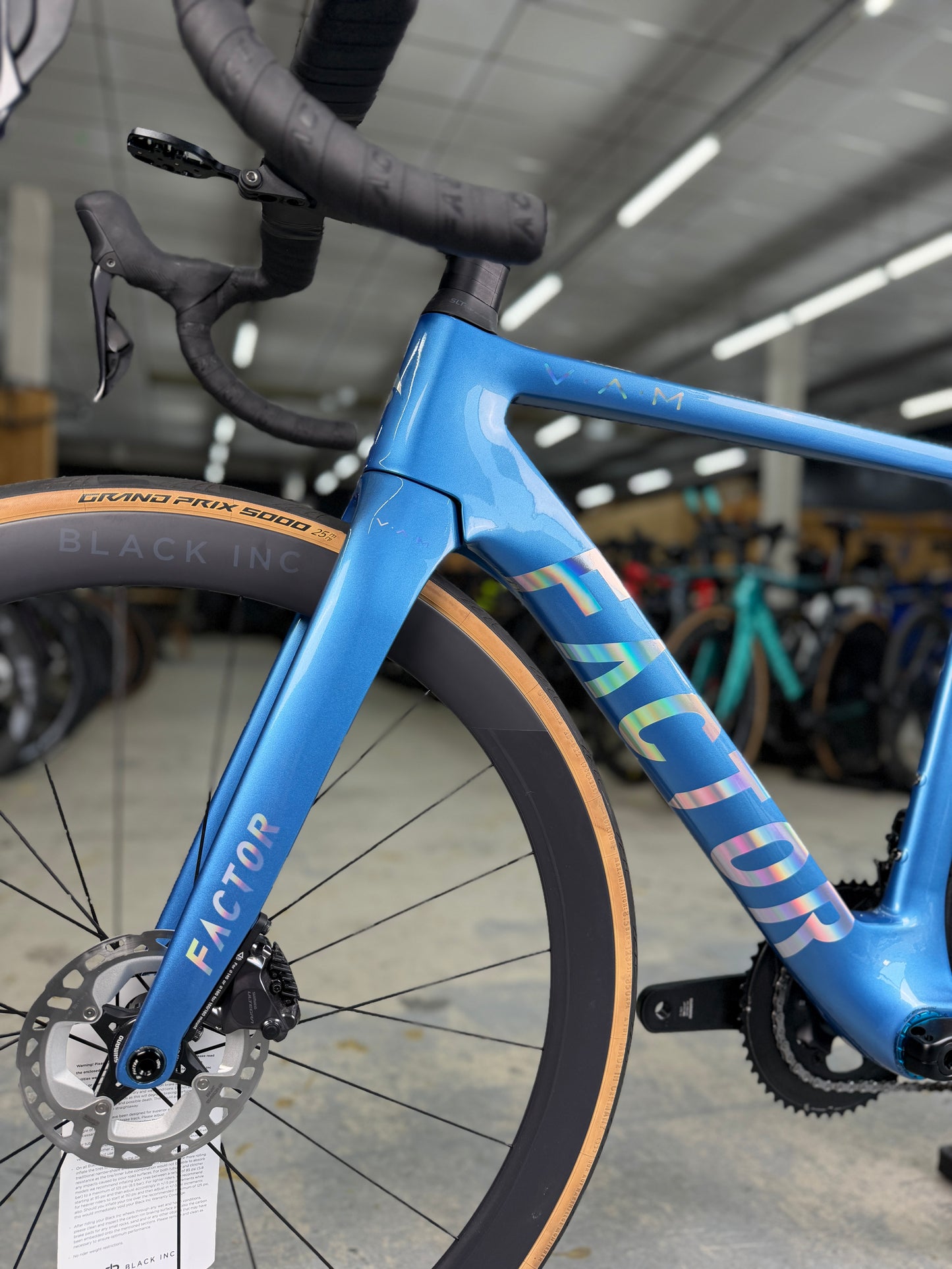NIEUW Factor Ostro VAM Di2 Carbon Racefiets