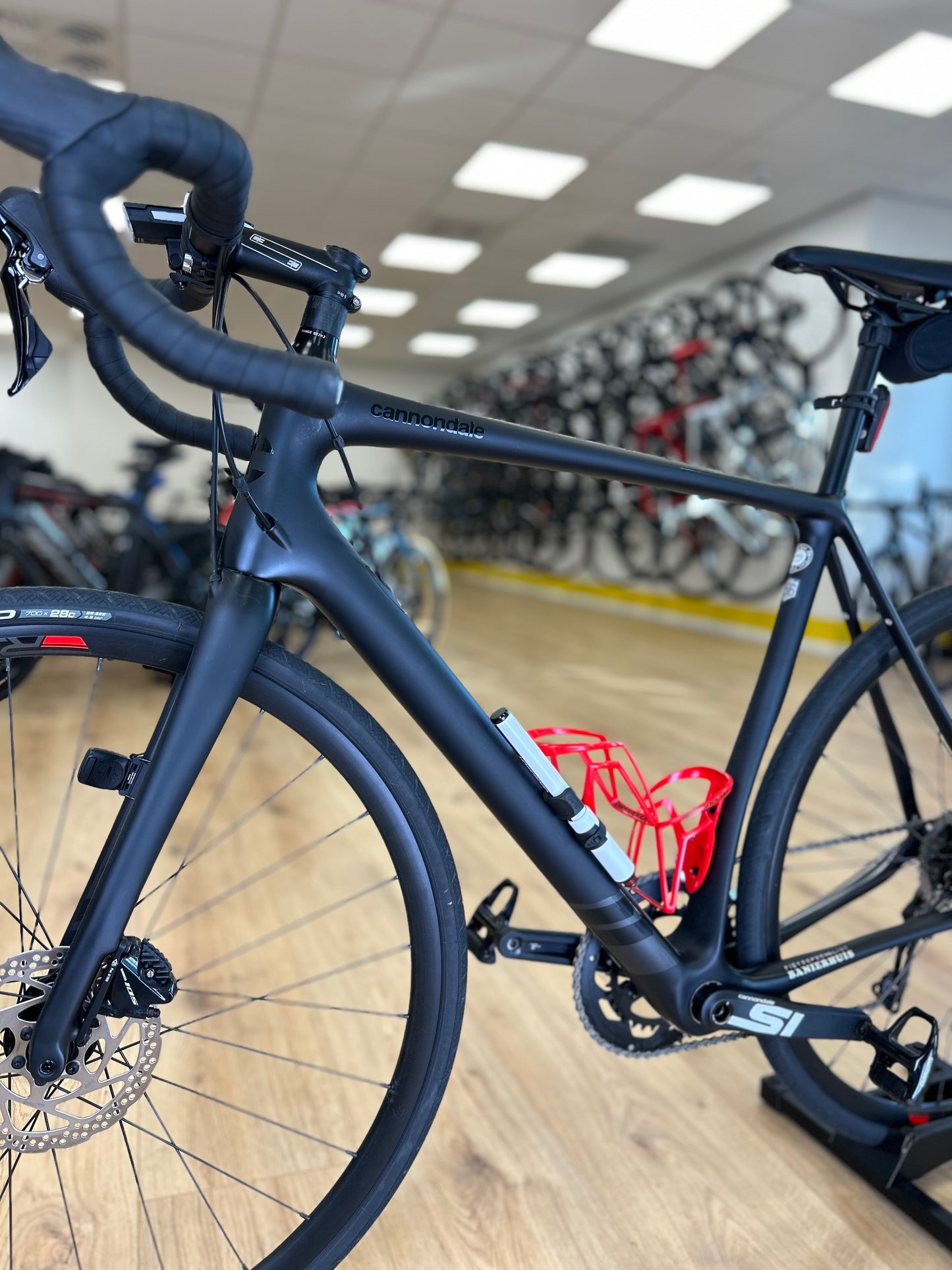 Als Nieuw Cannondale Synapse Ultegra Disc Racefiets