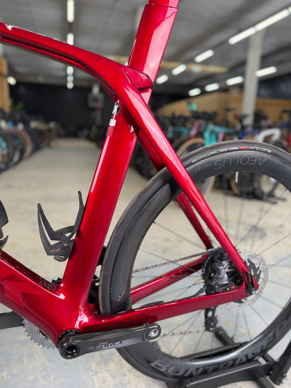1000km Trek Madone SLR7 eTap Carbon Racefiets