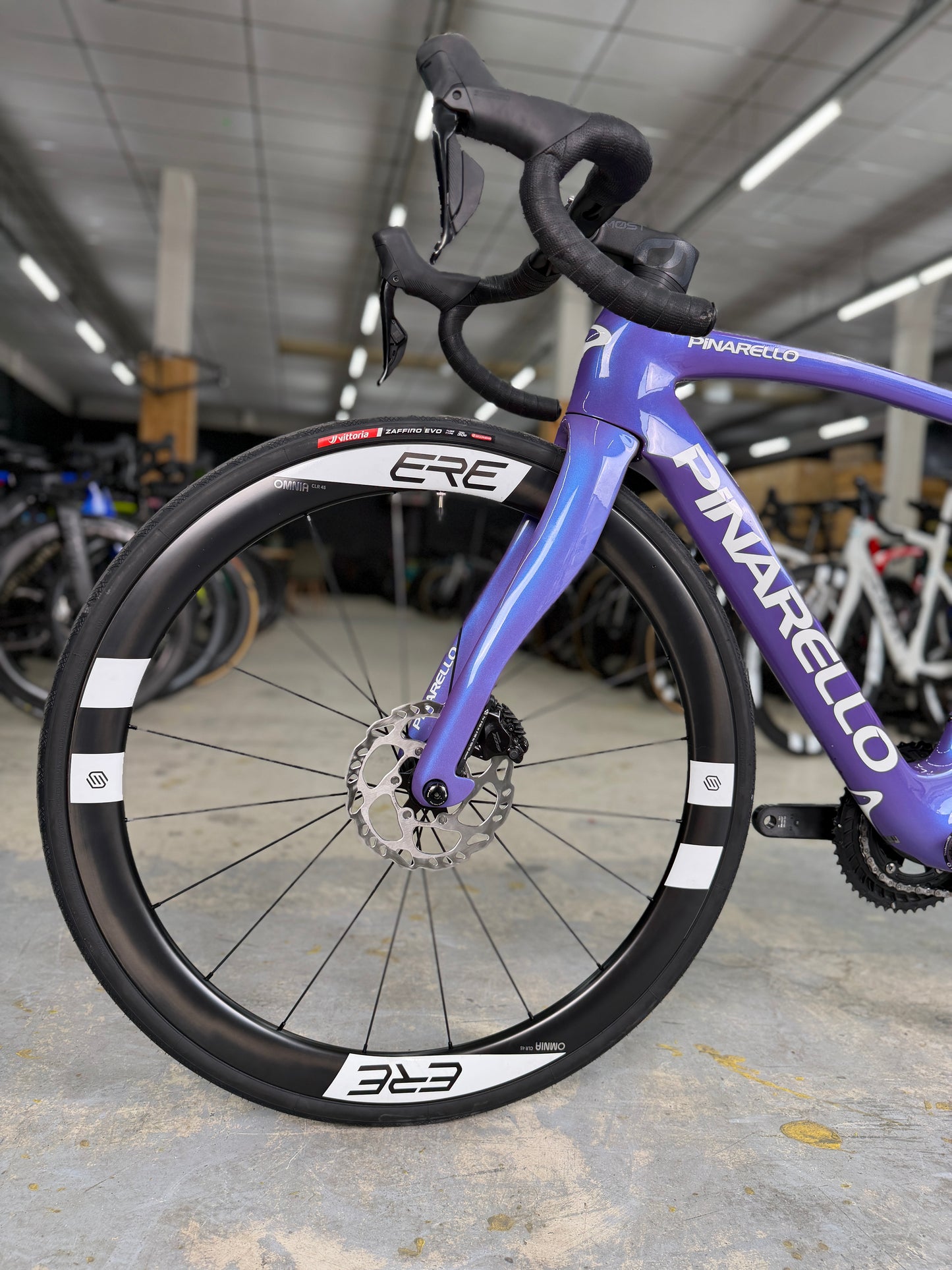 DEMO Pinarello F5 Di2 Carbon Road Bike