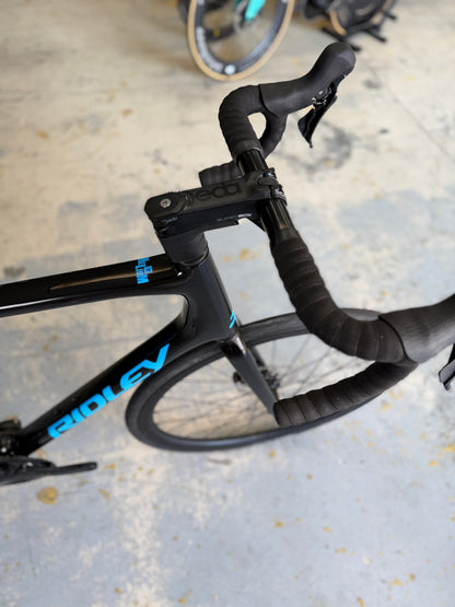 NIEUW Ridley Helium Carbon Racefiets