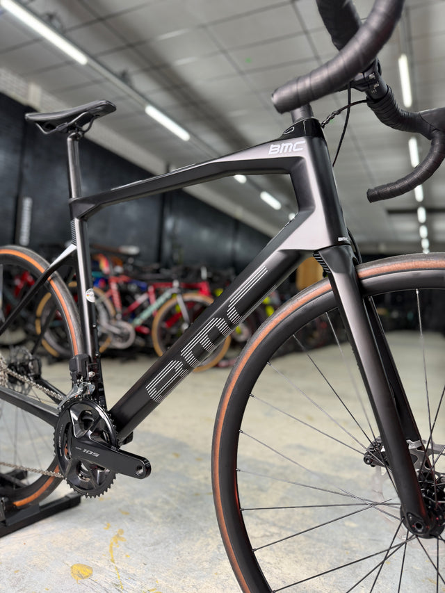 NIEUW BMC Roadmachine Five Di2 Carbon Racefiets