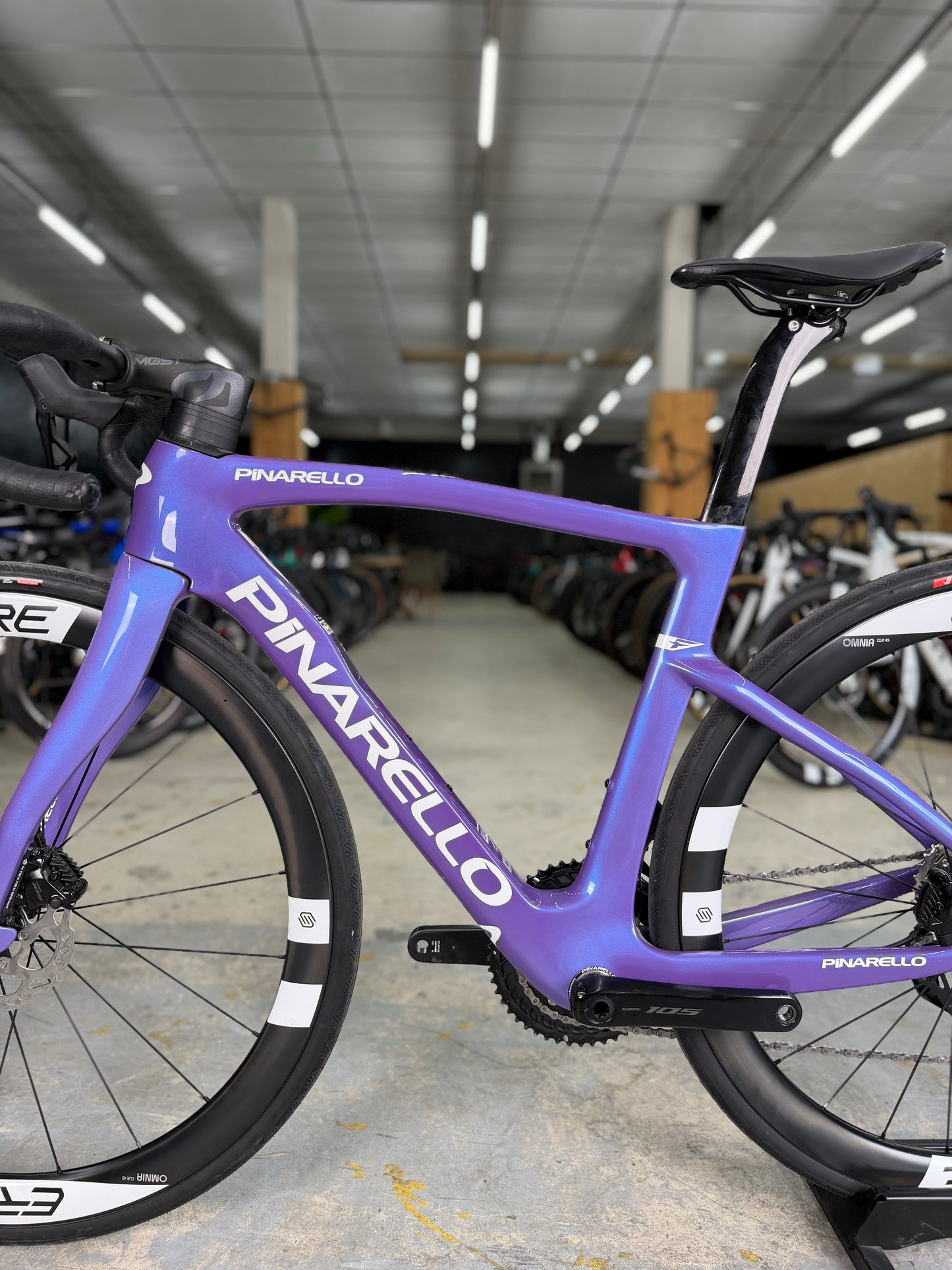DEMO Pinarello F5 Di2 Carbon Road Bike