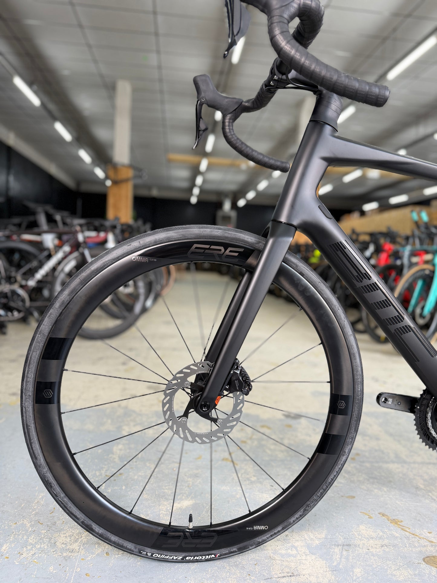 NIEUW BMC Roadmachine Di2 Carbon Racefiets
