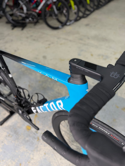 NIEUW Factor Ostro VAM Di2 Carbon Racefiets
