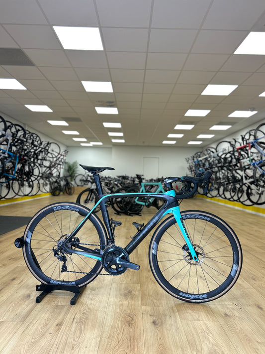 Bianchi Oltre Xr3 Disc Carbon Racefiets